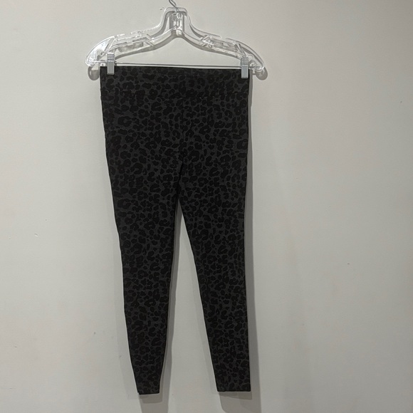 LOFT Petites Black and Gray Animal Print Leggings Size Small - Picture 6 of 7